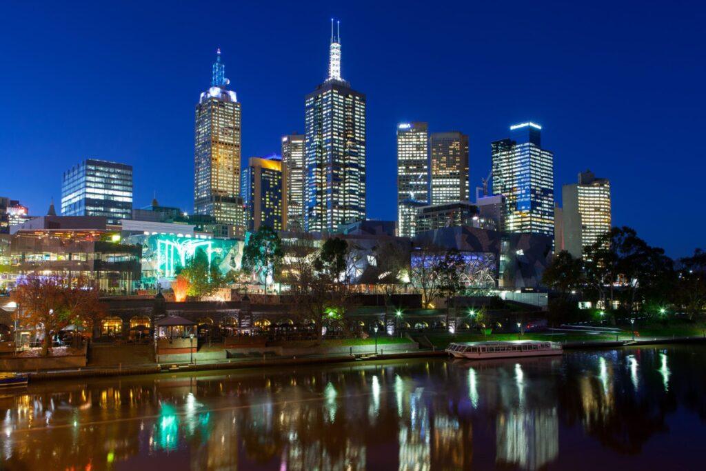 melbourne-s-federation-square-at-dusk-2023-11-27-04-53-32-utc